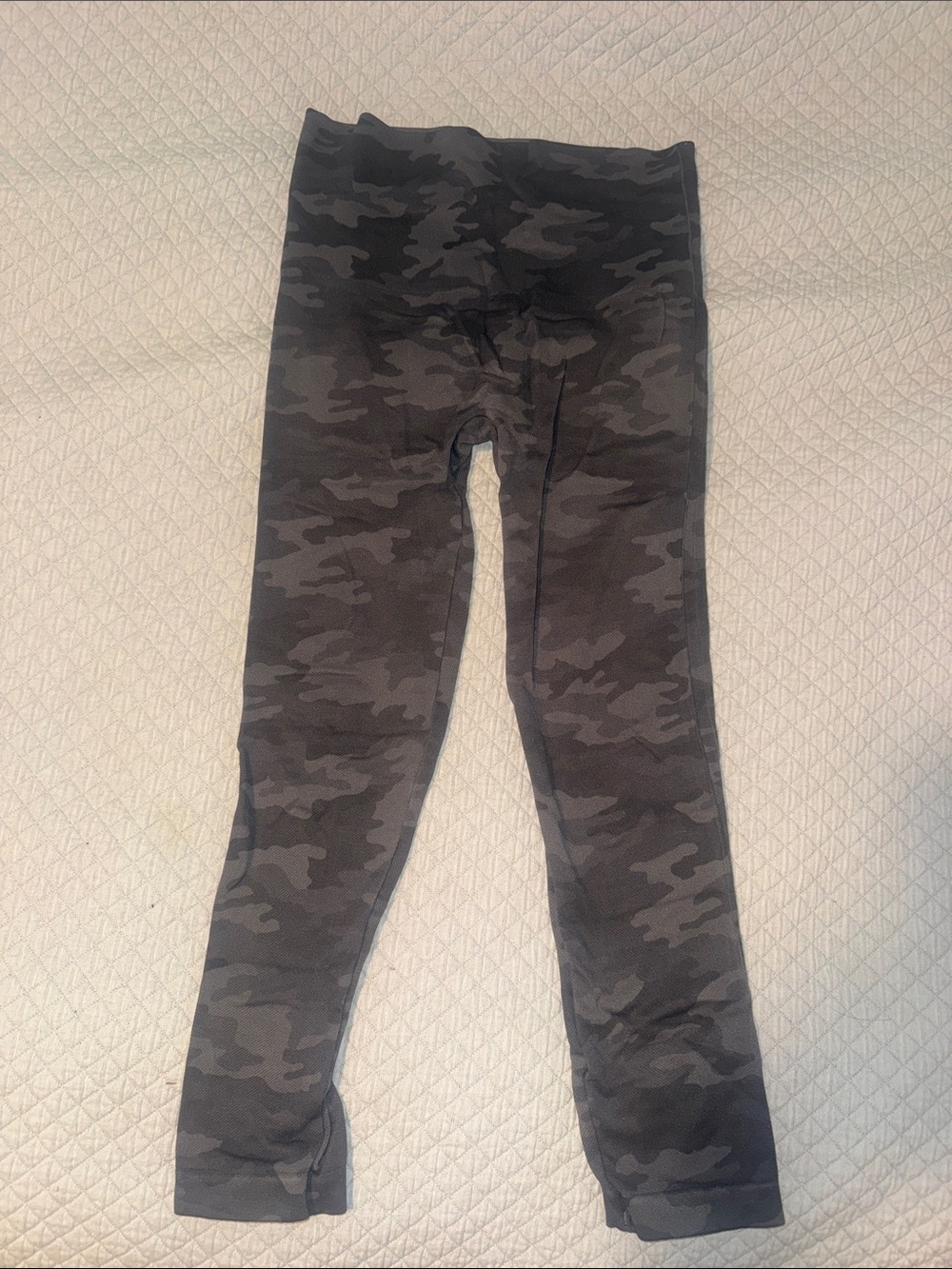 Spanx Women’s Cropped Camo Print Athletic Leggings